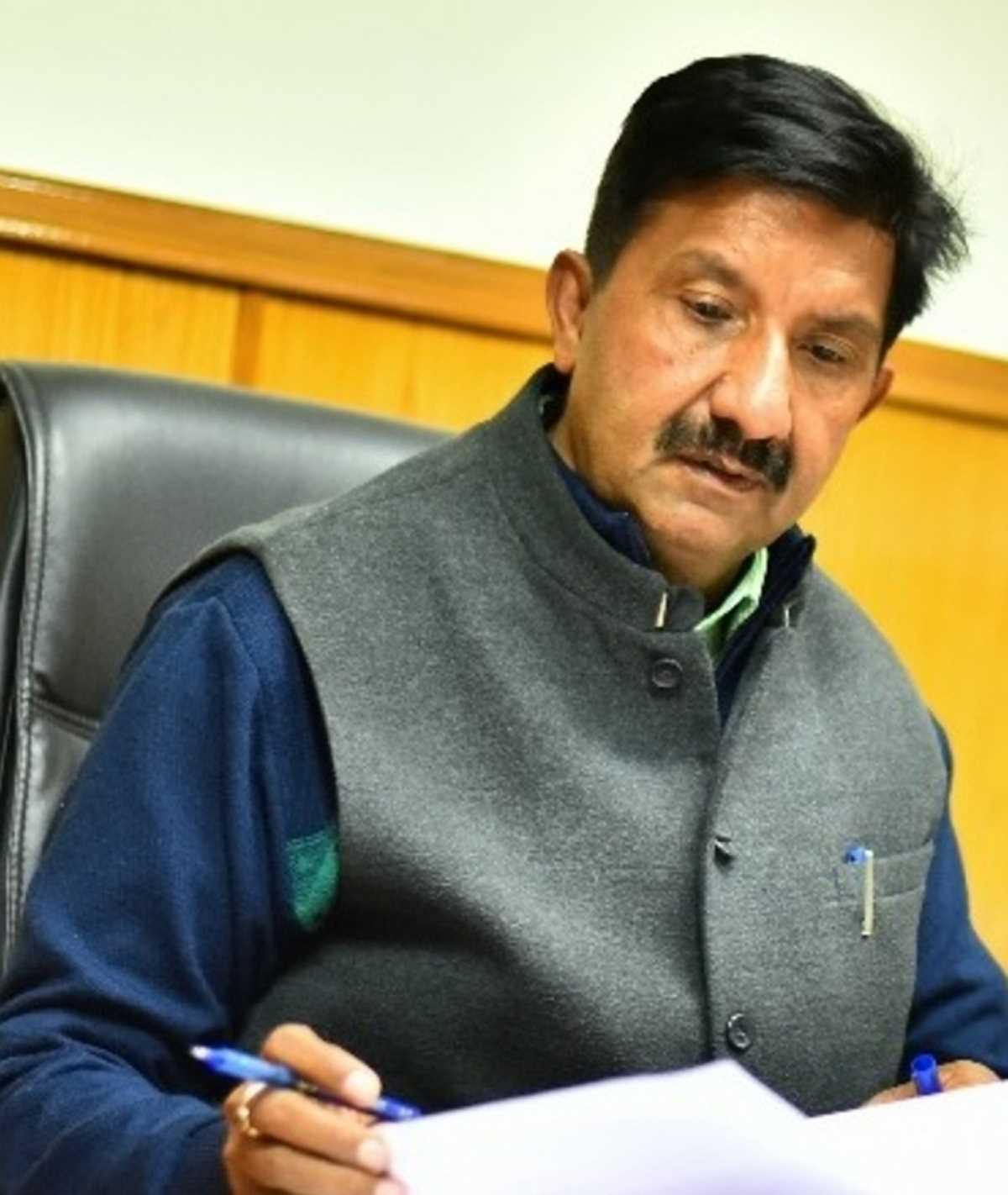 सर नाले के तटीकरण से करीब चार दशक पुरानी मांग हुई पूरी : मुकेश